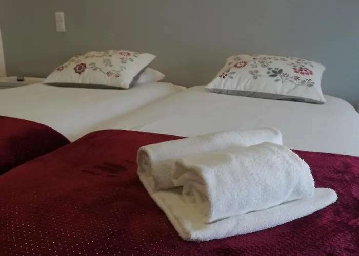 Maria Violeta Tourism דירה *